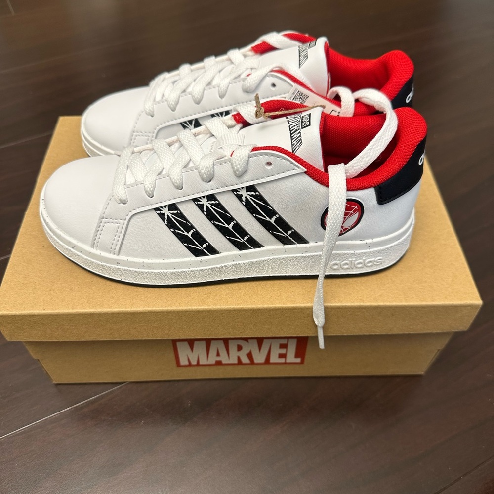 Adidas Unisex Kids Marvel Spider-man Grand Court Sneakers Size 2 NEW